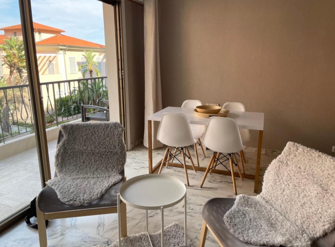 studio 2 pers , 40m2 en bord de mer avec vue mer Menton Extérieur photo