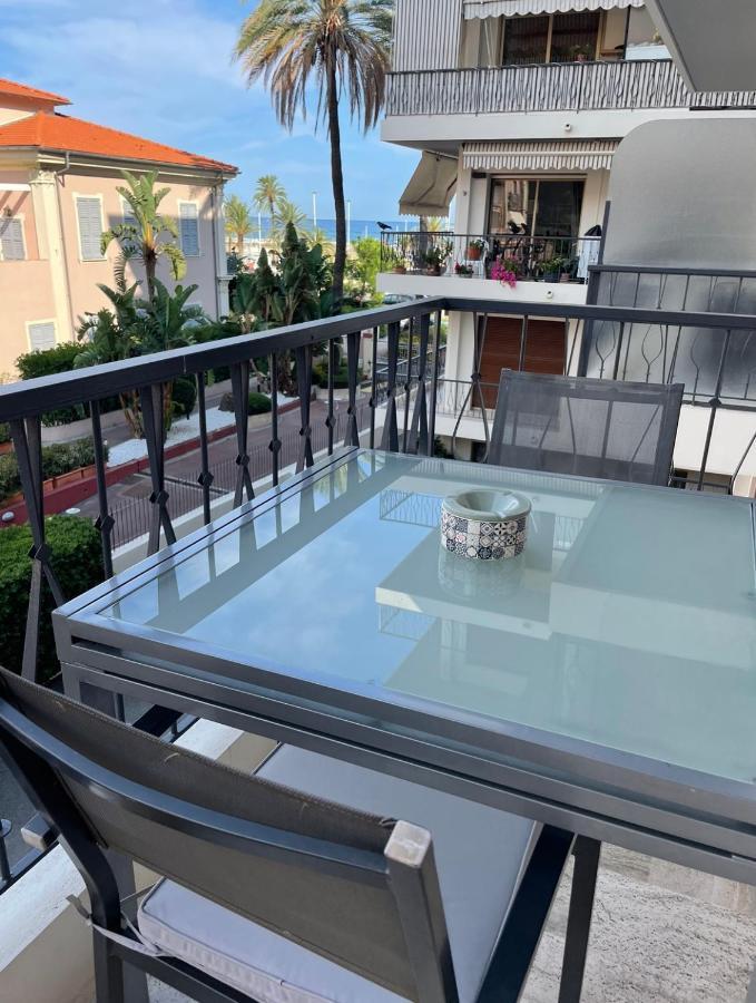 studio 2 pers , 40m2 en bord de mer avec vue mer Menton Extérieur photo